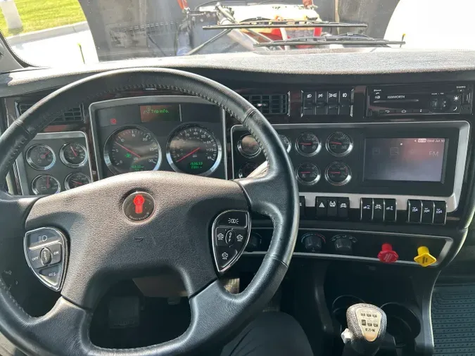 2023 Kenworth W900L