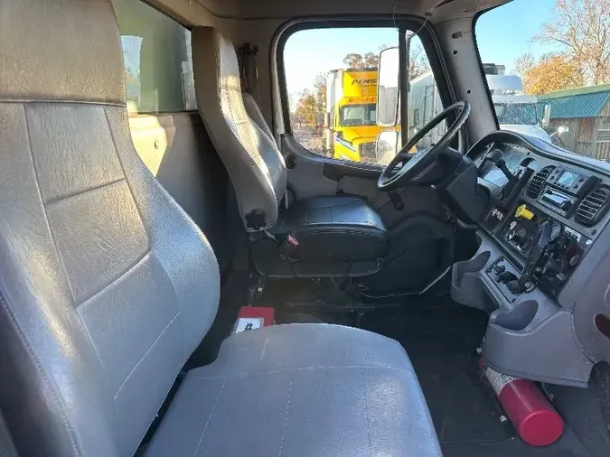 2016 Freightliner M2