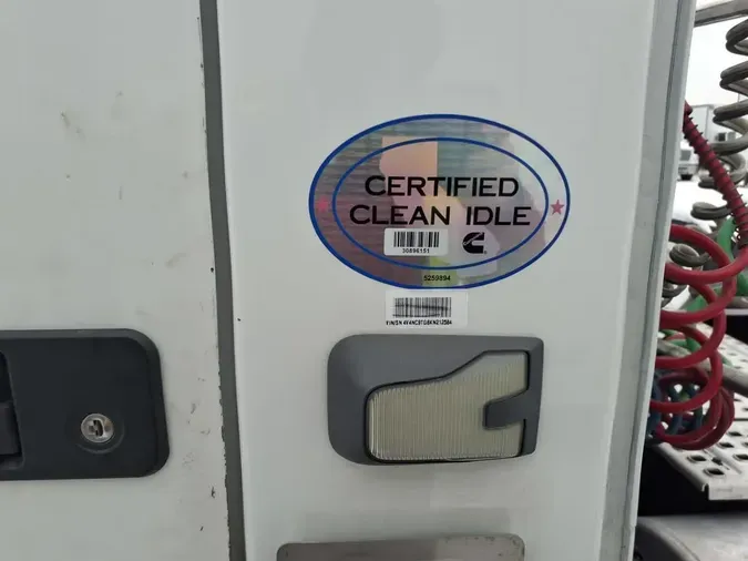 2019 VOLVO VNL64T-300