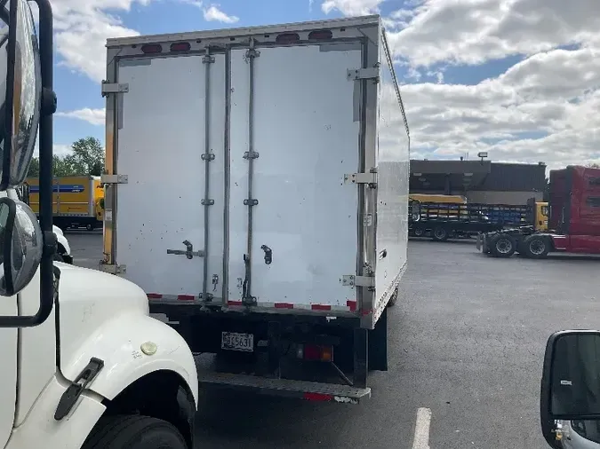2017 HINO TRUCK 195