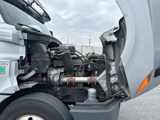 2019 Freightliner T12664ST