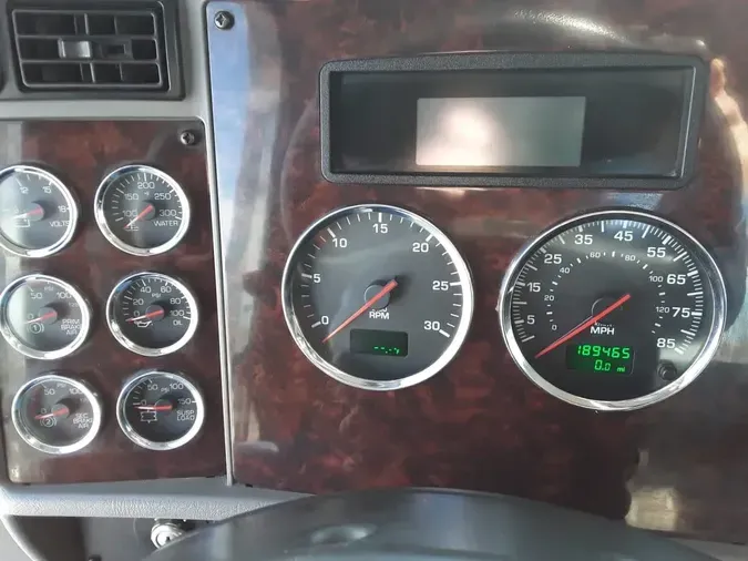 2016 KENWORTH TRUCKS T-37080924f278fe736c0a879f16b37d3f55b