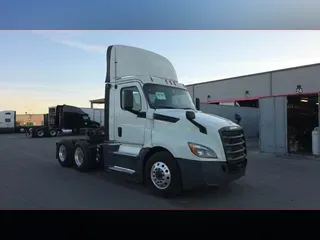 2020 Freightliner Cascadia 126
