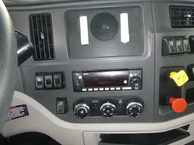 2023 Peterbilt 579
