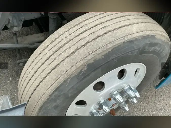 2021 VOLVO VNL64T760