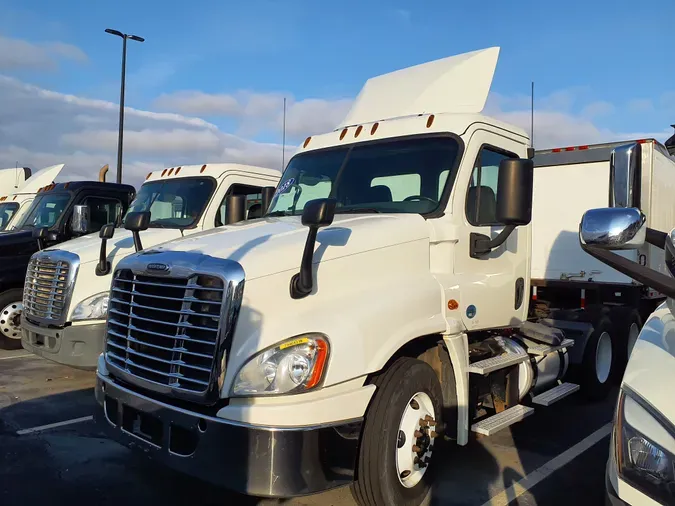 2018 FREIGHTLINER/MERCEDES CASCADIA 125