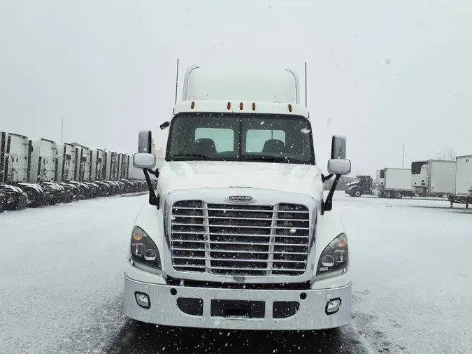 2017 FREIGHTLINER/MERCEDES CASCADIA 125