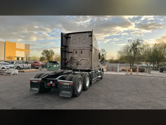 2023 Freightliner Cascadia