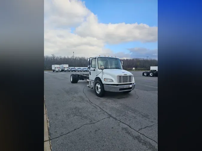 2017 FREIGHTLINER/MERCEDES M2 106