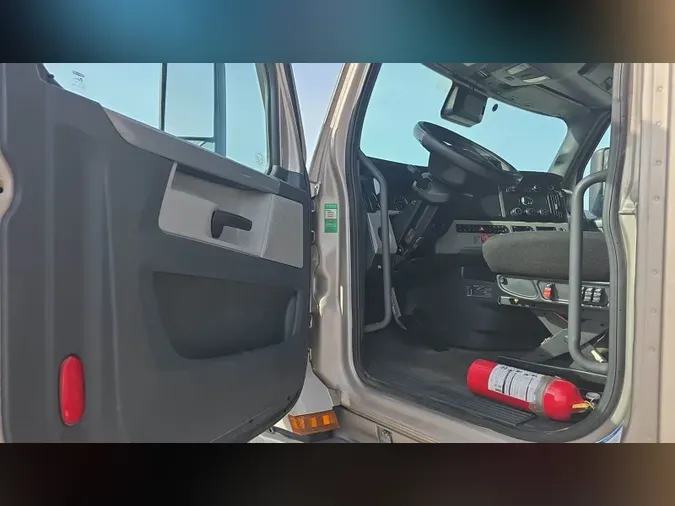 2022 Freightliner Cascadia 126