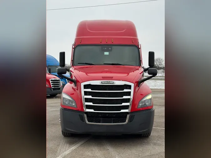 2021 FREIGHTLINER Cascadia 126