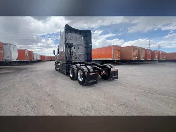 2025 Freightliner Cascadia 12680b0173c19ff1eb912b8bfe50694ff76