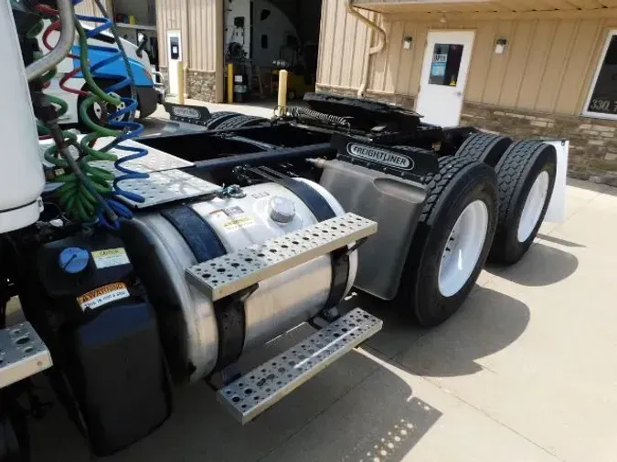 2019 Freightliner Cascadia 126 Day Cab