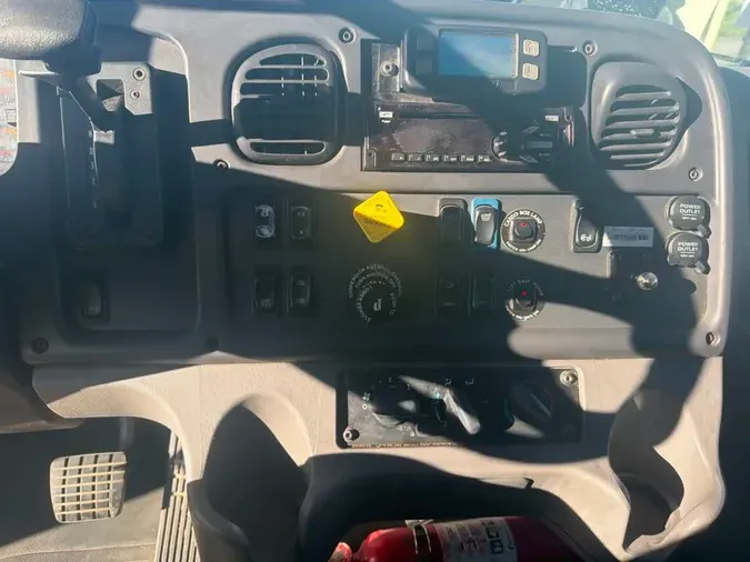 2019 FREIGHTLINER/MERCEDES M2 10680b8f8356cc3fe0ea6f52b92264d6c45