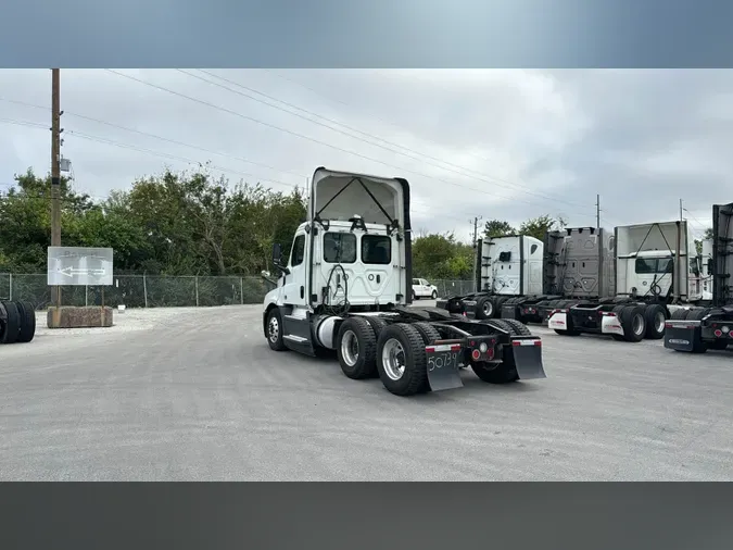 2020 Freightliner Cascadia 12680bd2f1df92bee4d586a72bb40d354da