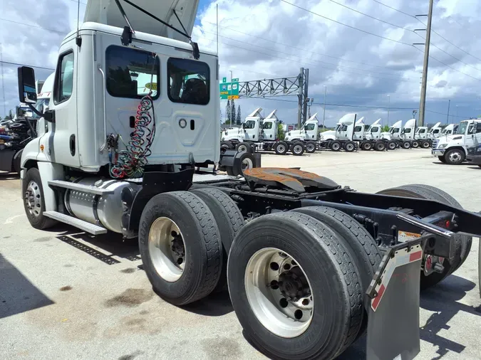 2018 FREIGHTLINER/MERCEDES CASCADIA 125