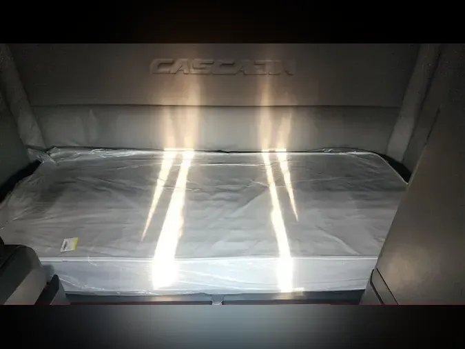 2020 FREIGHTLINER CA126