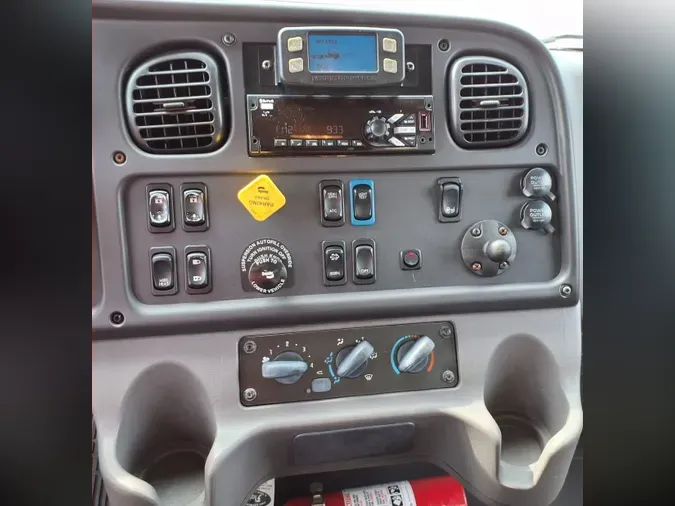 2019 FREIGHTLINER/MERCEDES M2 106