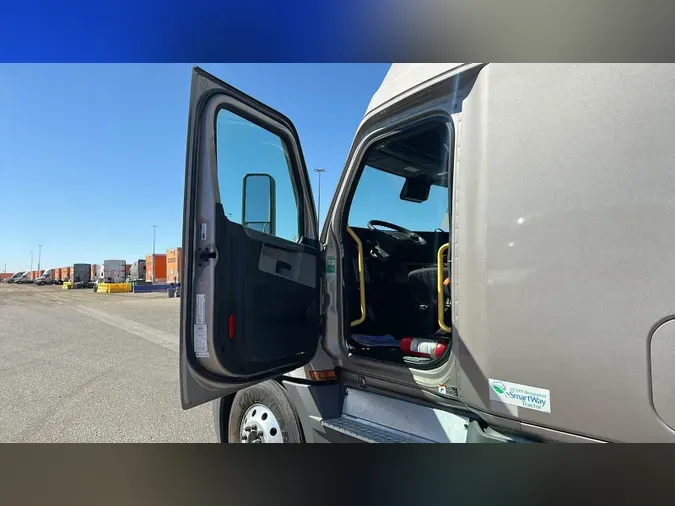 2022 Freightliner Cascadia 12680c9c052aaa5ffda9858a4ecaa835a2c