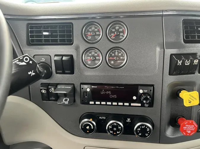 2022 Peterbilt 567