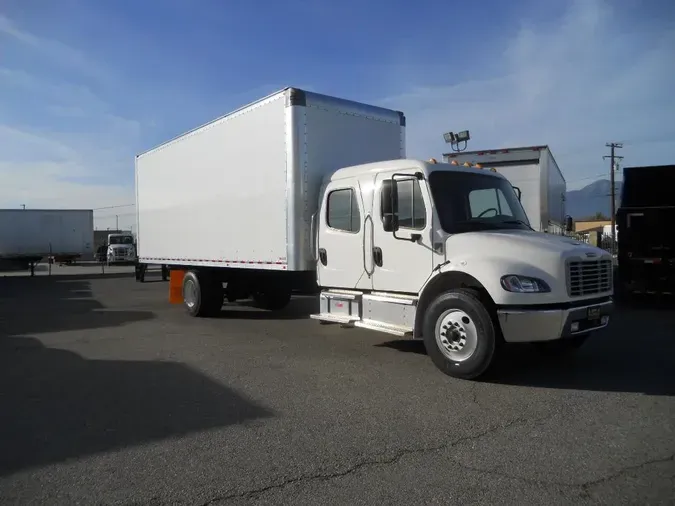 2022 Freightliner Business Class M2 106