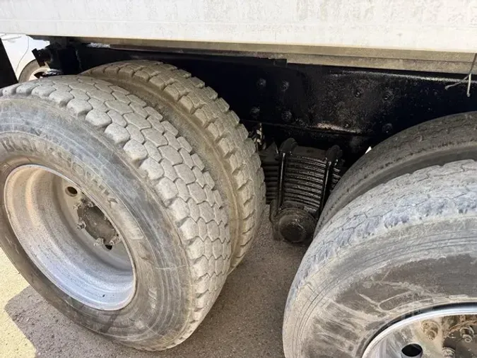 1997 MACK RD688S