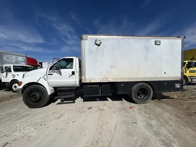 2007 FORD F750 XL SD