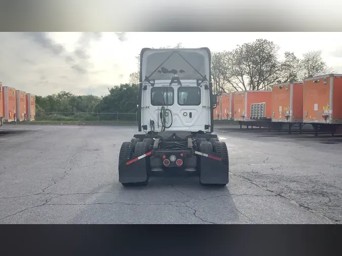 2020 Freightliner Cascadia 126