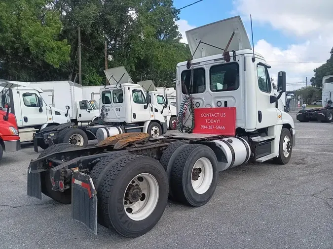 2019 FREIGHTLINER CASCADIA 125