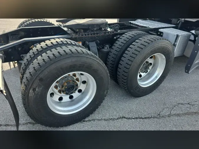 2022 Freightliner Cascadia 126