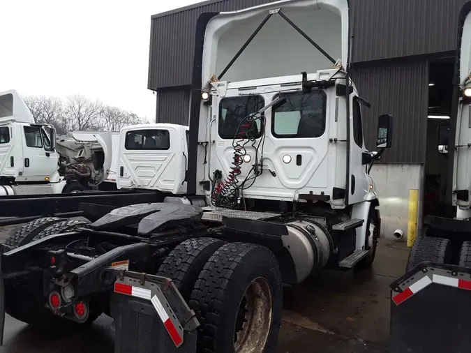 2018 FREIGHTLINER/MERCEDES CASCADIA 113