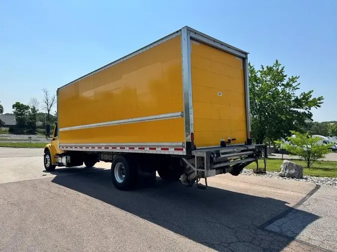 2019 Freightliner Business Class M2 106