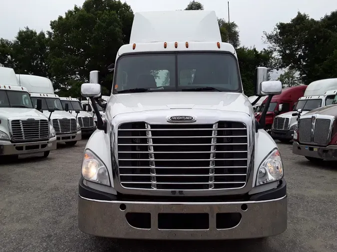 2018 FREIGHTLINER/MERCEDES CASCADIA 125