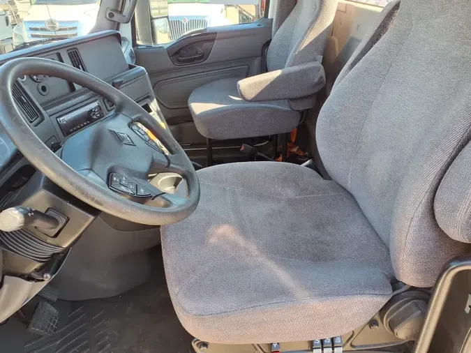 2019 NAVISTAR INTERNATIONAL RH613 DAYCAB S/A