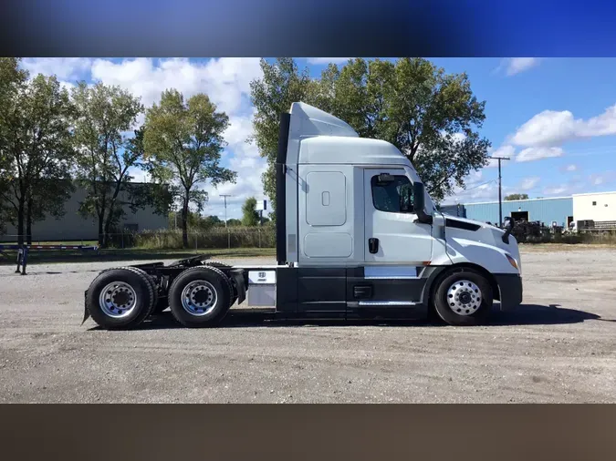 2022 Freightliner Cascadia 126