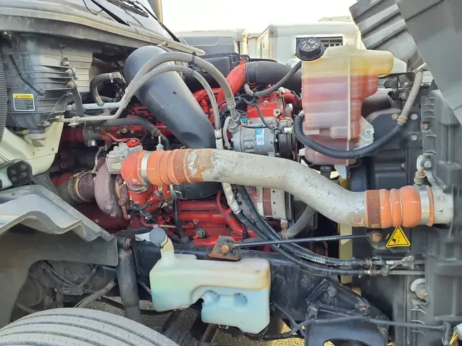 2019 NAVISTAR INTERNATIONAL LT625 DAYCAB T/A