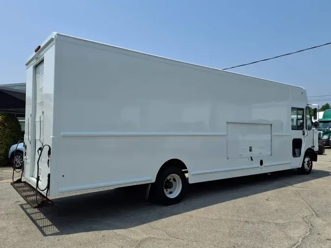 2016 FRTLR CUSTOM CHASSIS CORP MT55
