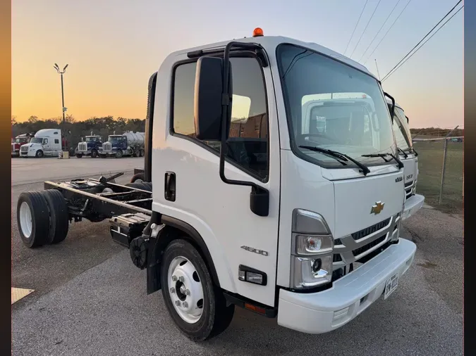 2023 Chevrolet W-4500