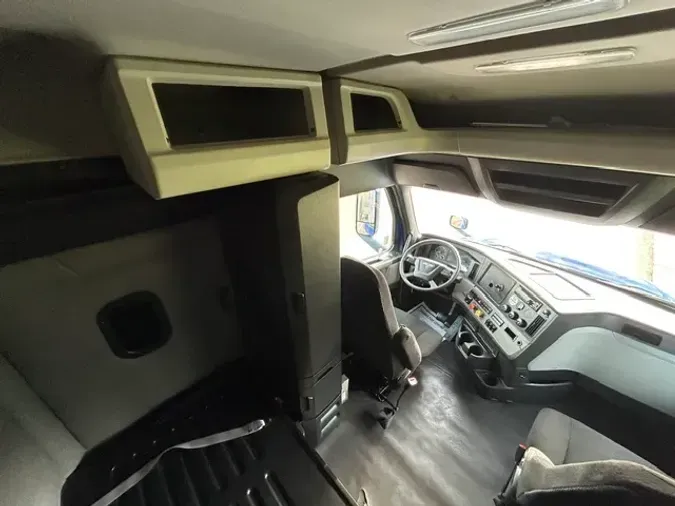 2020 FREIGHTLINER CA126