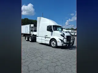 2020 VOLVO VNR64T-640