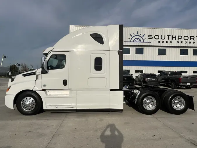 2020 Freightliner Cascadia 126