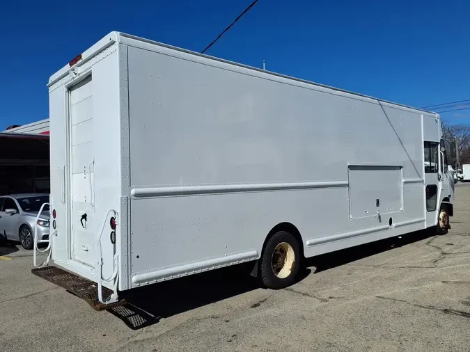 2016 FRTLR CUSTOM CHASSIS CORP MT55