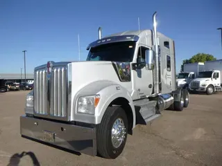 2020 Kenworth W990