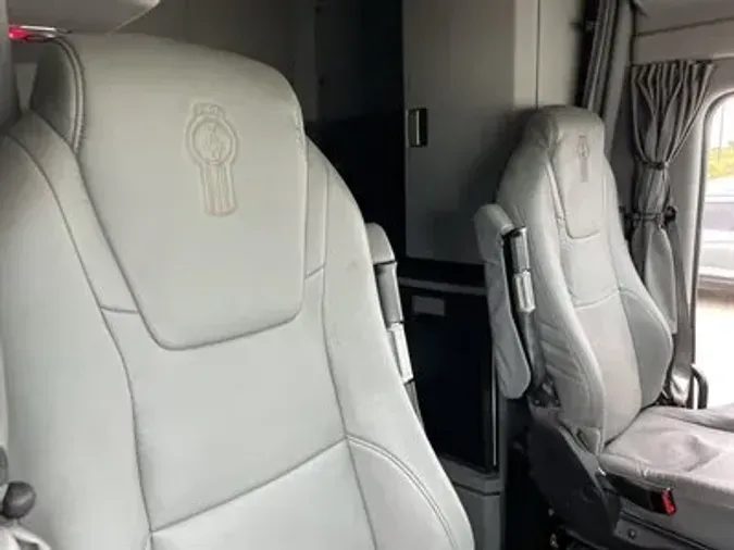 2022 KENWORTH T68080ecd03d4bd7d228bf7793a4fb78480e