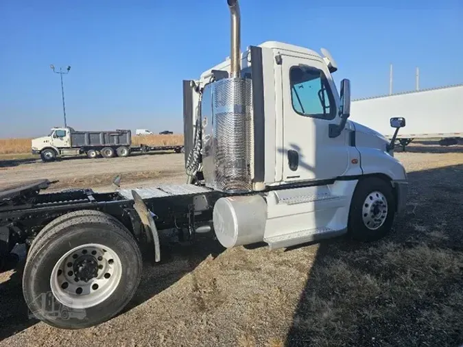 2011 FREIGHTLINER CASCADIA 12580ed4d8b29ecadda9f8fa77a03eb2966