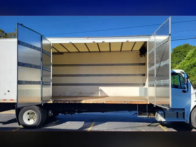 2018 FREIGHTLINER/MERCEDES M2 106