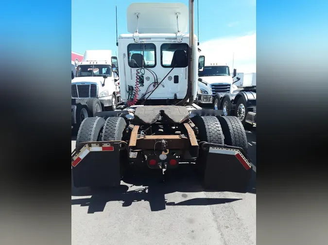 2014 FREIGHTLINER/MERCEDES CASCADIA 113