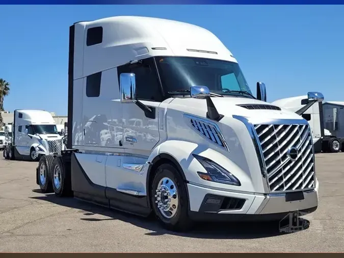 2026 VOLVO VNL64T860