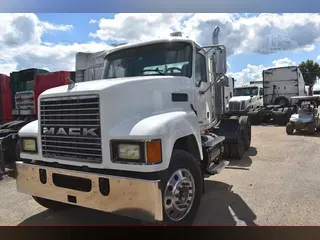 2005 MACK CHN613