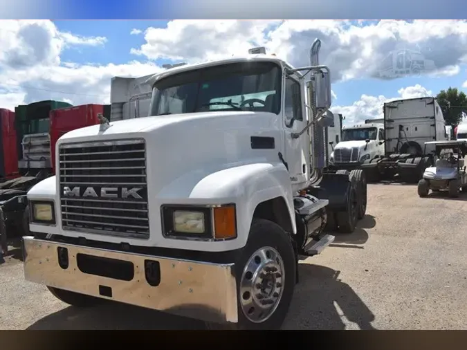 2005 MACK CHN61380f22748740f89481d5568d7829b8631